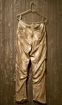 25 THOMAS Untitled(Leather Pants)